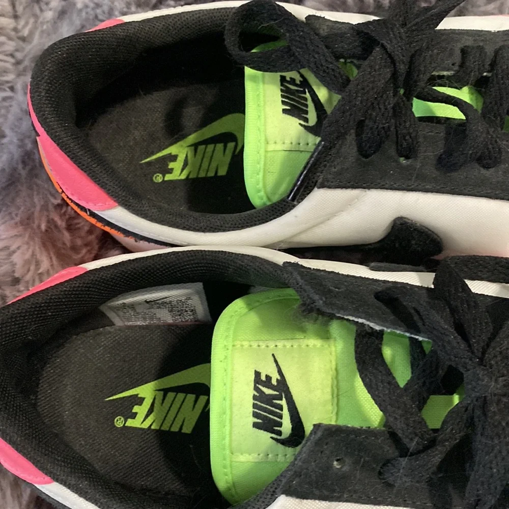 Nike Women's DBreak Shoes - Picture 3 of 10